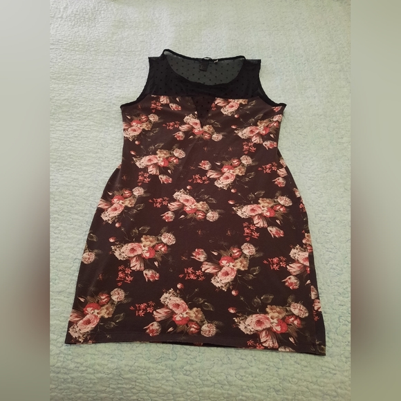 H&M floral dress with mesh polka dots - Picture 8 of 16